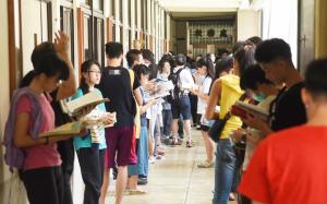 115學測1/17起登場！衣服「穿3顏色」考運翻倍　開運法、禁忌一覽
