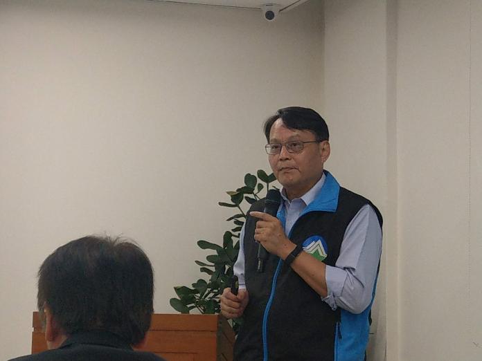 環保署毒化局局長謝燕儒出面說明台塑氣爆問題。（圖／記者陳俐穎攝）