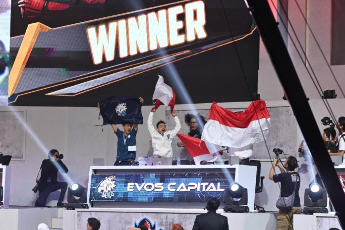 經過七輪的激戰，最終由來自印尼賽區的隊伍「EVOS」一舉奪下「FREE FIRE WORLD CUP 2019」的冠軍