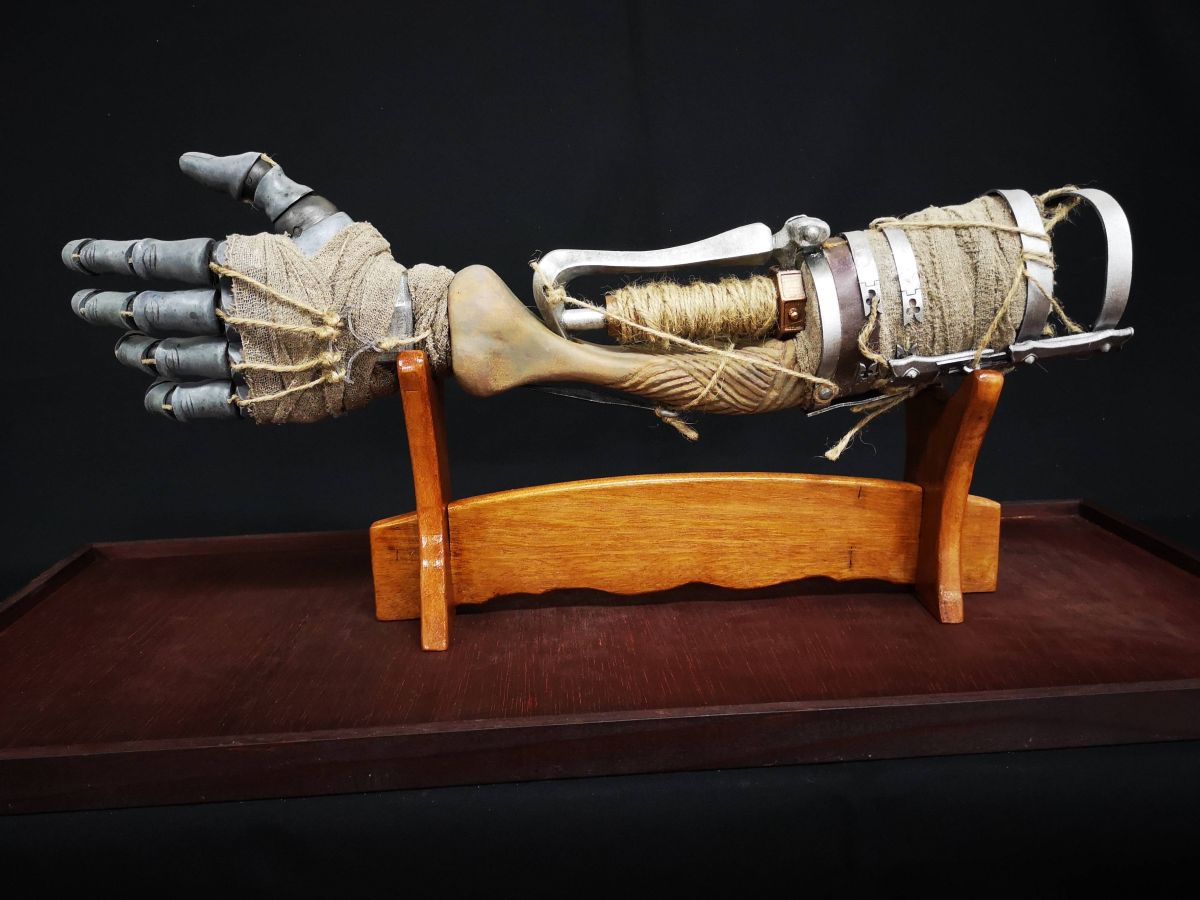 ▲《隻狼》狂粉GS-alpeR手工打造主角的「忍義手」。（圖／翻攝自Reddit）