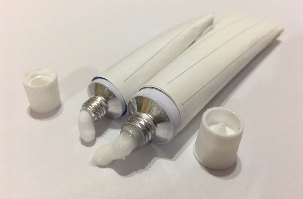 ▲「失控藥膏」打開秒狂噴　內行人曝超實用秘訣（示意圖／NOWnews資料照）