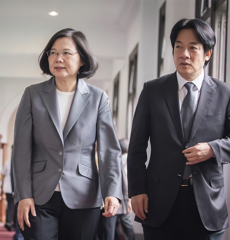 蔡英文總統拉近和賴清德的民調差距，但目前仍落後逾20%，學者指出，五月逢蔡就職三周年，能藉此拉抬多少民調是她能否挺過初選的關鍵。 (圖/資料照)