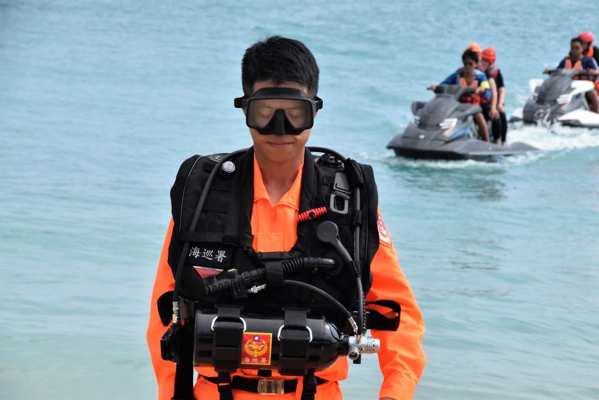▲海巡署與觀光局在澎湖林投沙灘舉辦「108年上半年度岸際聯合救生救難演練」。（圖／記者張塵攝，2019.04.11）