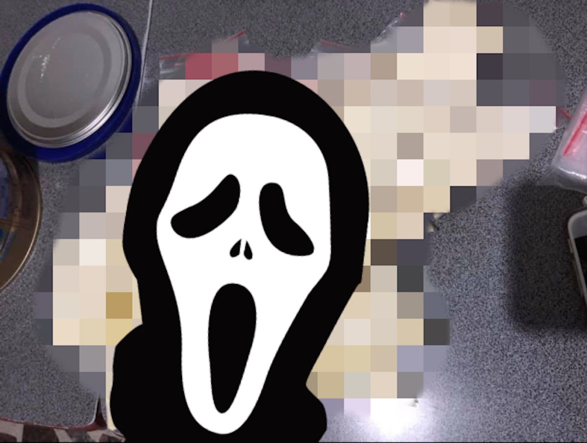 ▲一名網友在臉書社團「爆廢公社二館」表示，和朋友一家人準備要去日本旅遊，朋友幫孩子準備奶粉要帶出國，並用夾鏈帶分裝成數小包，最後卻驚覺像「賣藥」的。（圖／翻攝自爆廢公社二館）