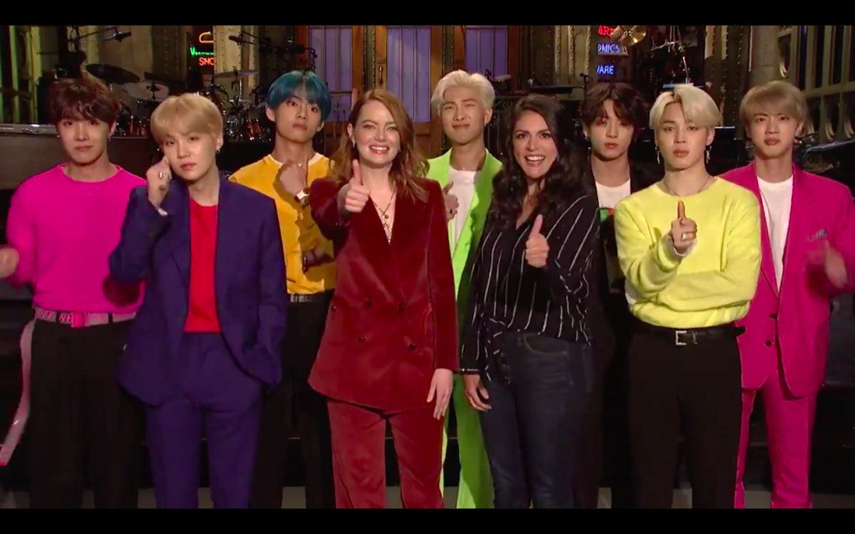 ▲BTS上《SNL》打歌，艾瑪史東（中）也變粉絲。（圖／SNL Twitter）
