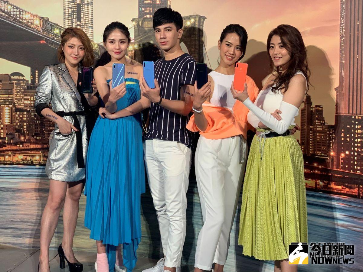 ▲台灣三星今（15）日宣布推出Galaxy 春季新品，其中A80翻轉3鏡頭手機最吸睛。（圖／記者劉士成攝，2019.4.15）