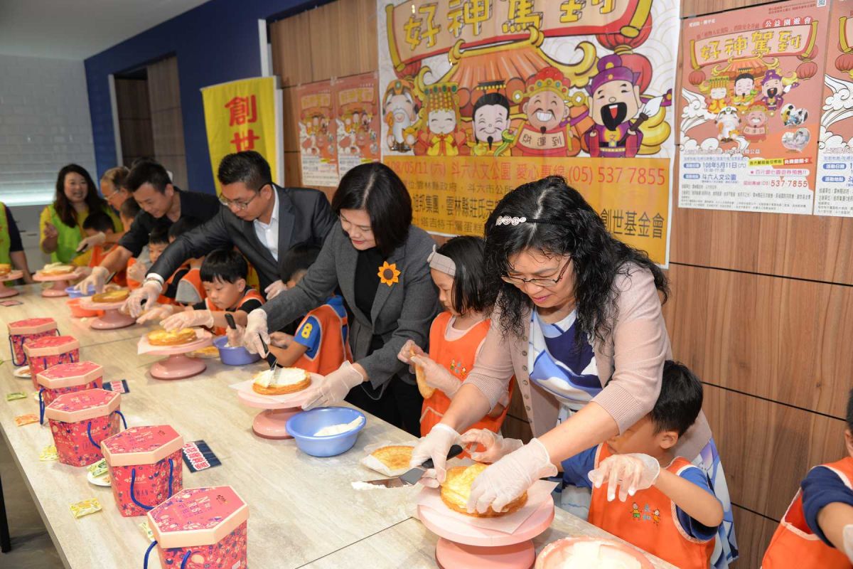 ▲大手小手堆疊成愛心千層派。（圖／記者洪佳伶攝，2019.04.15）