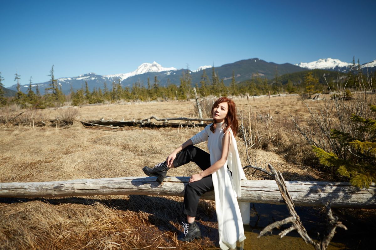 ▲梁靜茹遠赴加拿大溫哥華取景。（圖 / 環球唱片提供）