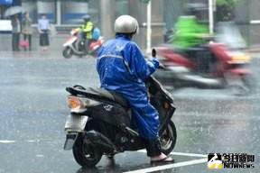 ▲氣象局發布10縣市大雨特報，新北市、宜蘭縣要嚴防大雷雨發生。（圖／NOWnews資料圖片）