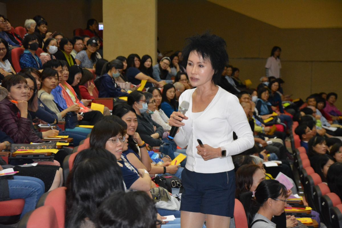 ▲譚敦慈以輕鬆聊天的方式，來澄清日常生活的常識。（圖／記者郭政隆攝影2019.4.16）