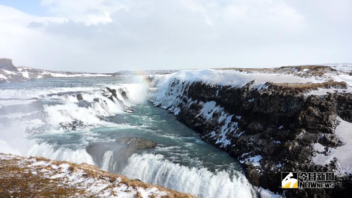 ▲ 冰島「金環之旅」著名的古佛斯瀑布（Gullfoss），又稱黃金瀑布。（圖／記者謝美伶攝）
