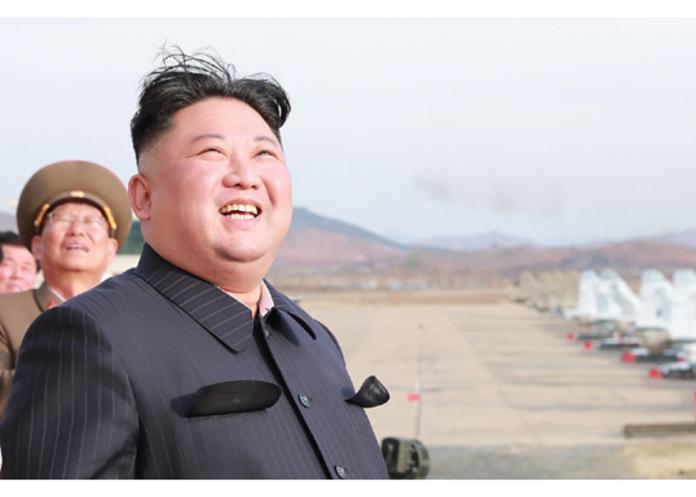 軍武》視察北韓最強米格29戰機部隊　金正恩開懷大笑
