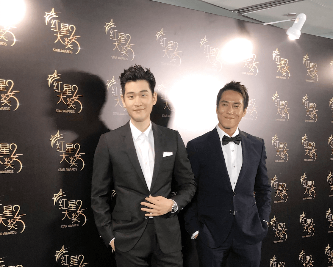 ▲周興哲日前赴新加坡紅星大獎擔任頒獎人，與影帝莊凱勛一起走紅毯。（圖／星空飛騰提供）
