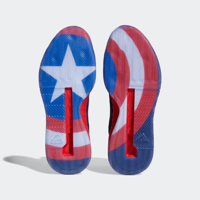 ▲美國隊長 Captain America 戰靴鞋底藏有星形盾牌特徵。（圖／adidas提供）