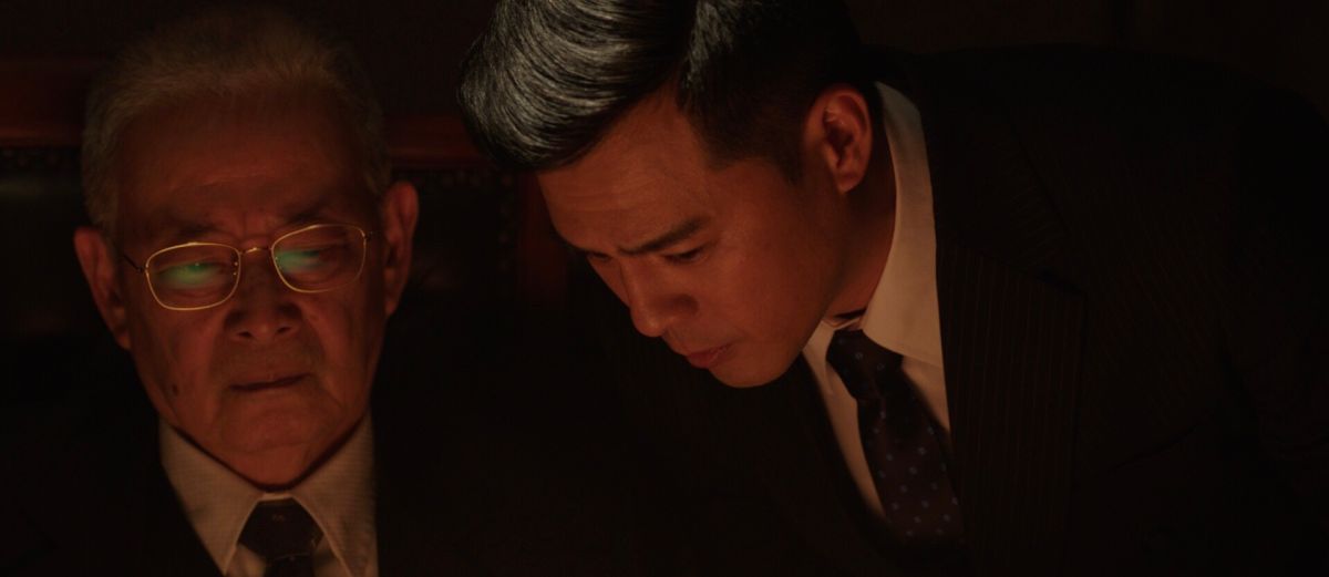 ▲石峰（左）、竇智孔於片中過招對戲。（圖／費思兔文化娛樂）