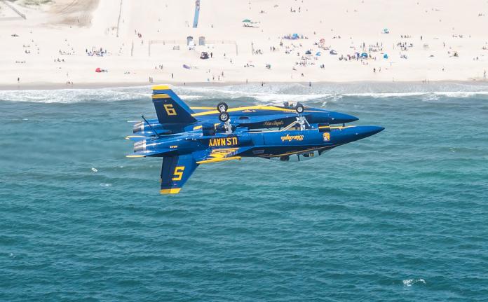 軍武》美海軍藍天使特技小組　2021年換裝超級大黃蜂戰機
