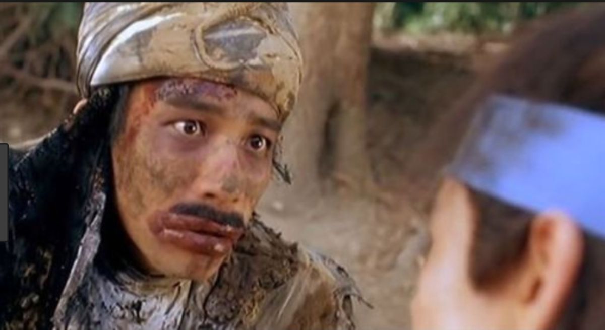 ▲腫得和梁朝偉電影的扮相一樣。（圖／電影截圖）