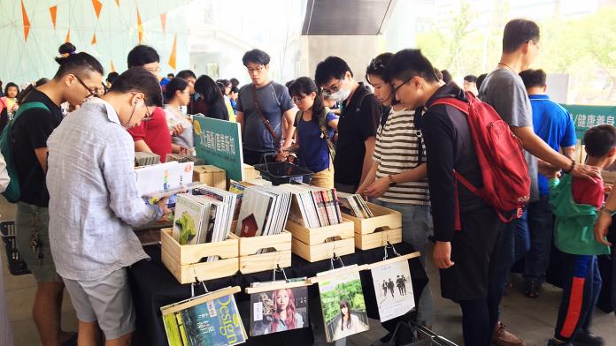 老靈魂尋找新主人　高市圖過期雜誌年度販售會登場
