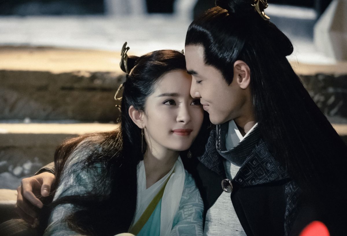 ▲阮經天（右）與楊冪在《扶搖》上演深情虐戀。（圖／中天提供）