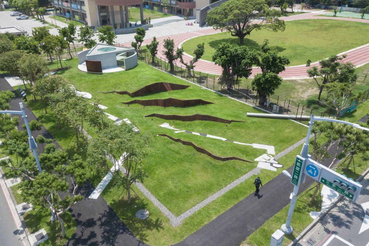 ▲圖為遭前市府移送檢調調查的81氣爆紀念裝置藝術。(圖／高市府提供)