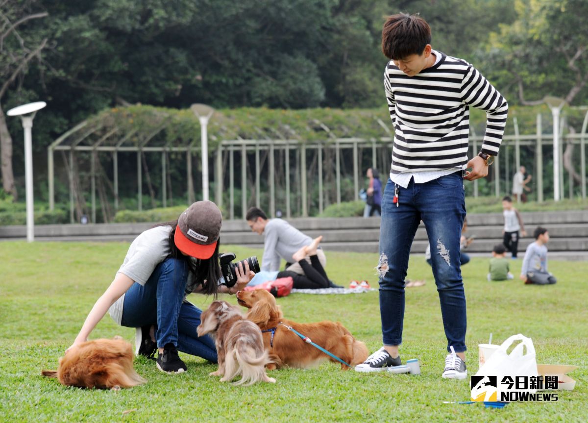 ▲今（ 27 ）日受東北風影響，北部及東半部地區有局部短暫陣雨，其他地區大致上為多雲到晴。（圖／NOWnews資料圖片）