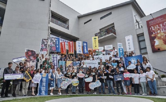 ▲台中旌旗教會舉辦職場博覽會，共有40企業廠商參與，共釋出500職缺。（圖／旌旗教會提供）