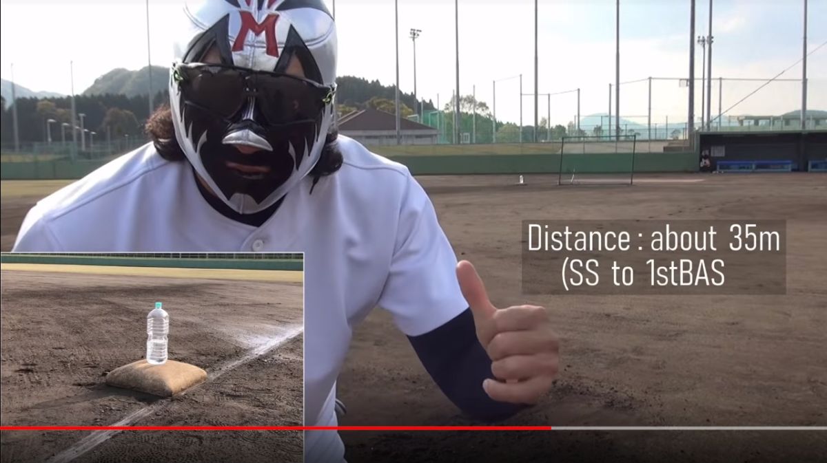 ▲網路出現一名蒙面棒球網紅，球迷猜測是前軟銀球星川崎宗則。（組圖／YouTube）