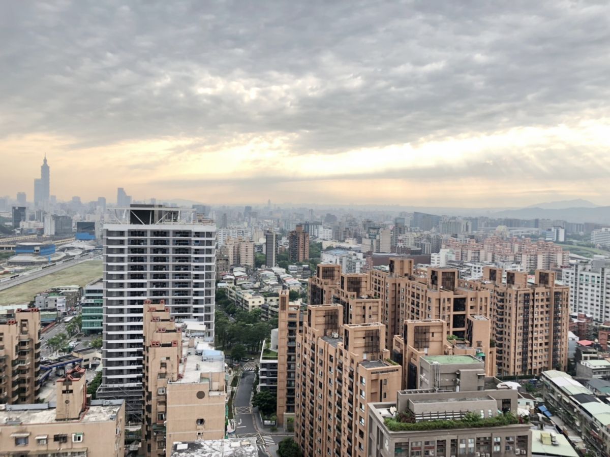 ▲南港區百坪名宅部分跌價1至2成(圖/信義房屋提供)