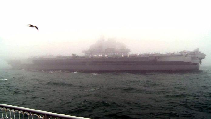 ▲在青島國際觀艦式接受校閱的遼寧號航艦，以艦艇數量來說，解放軍海軍建軍70周年，現在已經是世界第二大海軍了。（圖／軍情與航空提供）