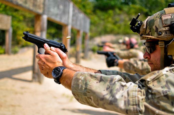 ▲即將被淘汰的M9手槍，是美國空軍與陸軍通用手槍。（圖／美國空軍）