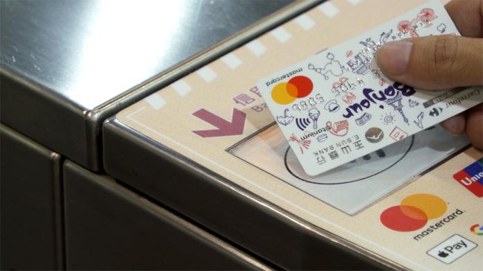 ▲萬事達卡攜手高雄捷運，打造北亞第一個正式啟動在票務系統的信用卡開放式支付平台，並在台建構全球首個搭載萬事達卡品牌聲音識別於交通運輸系統。（圖／萬事達卡提供）