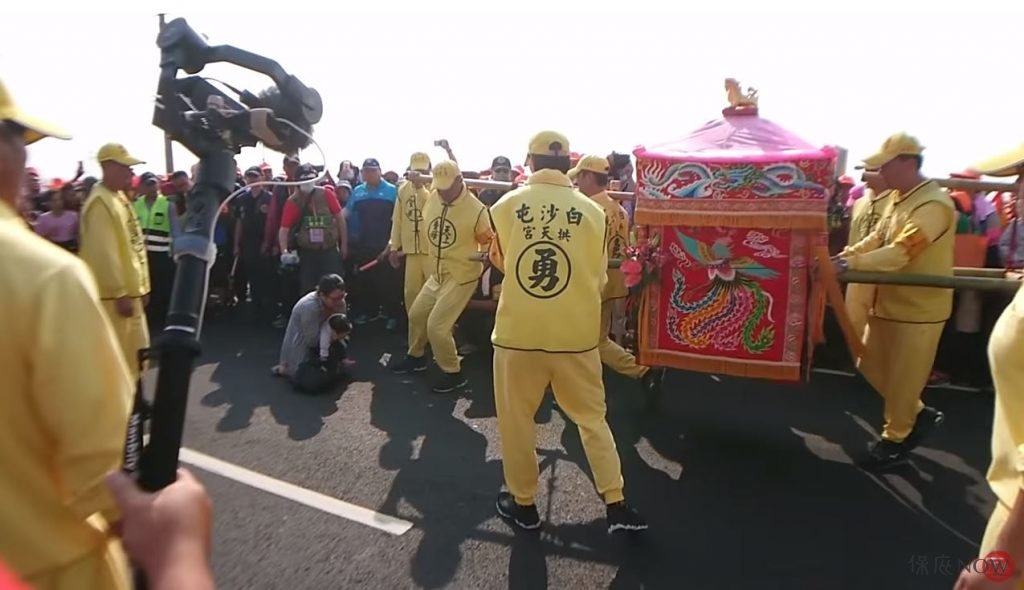 白沙屯媽祖鑾轎為重症孩童停留。（圖／白沙屯媽祖網路電視台）