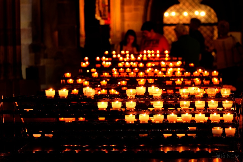 教堂內的蠟燭。（圖／Pixabay）