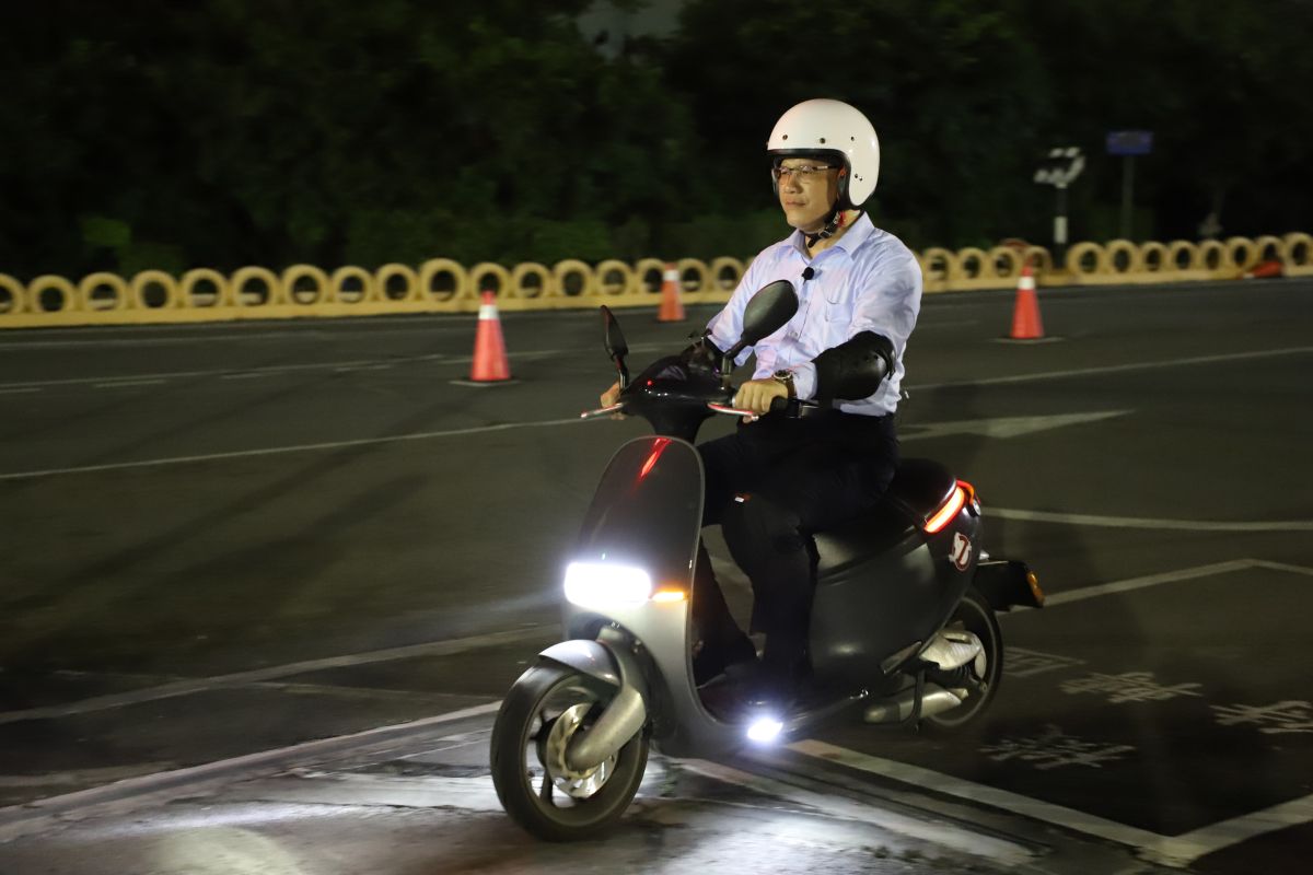 ▲為推動電動機車產業發展，交通部與經濟部要結合跨部會以及產業界的力量，目標將台灣發展成智慧電動機車國家。（圖／交通部）