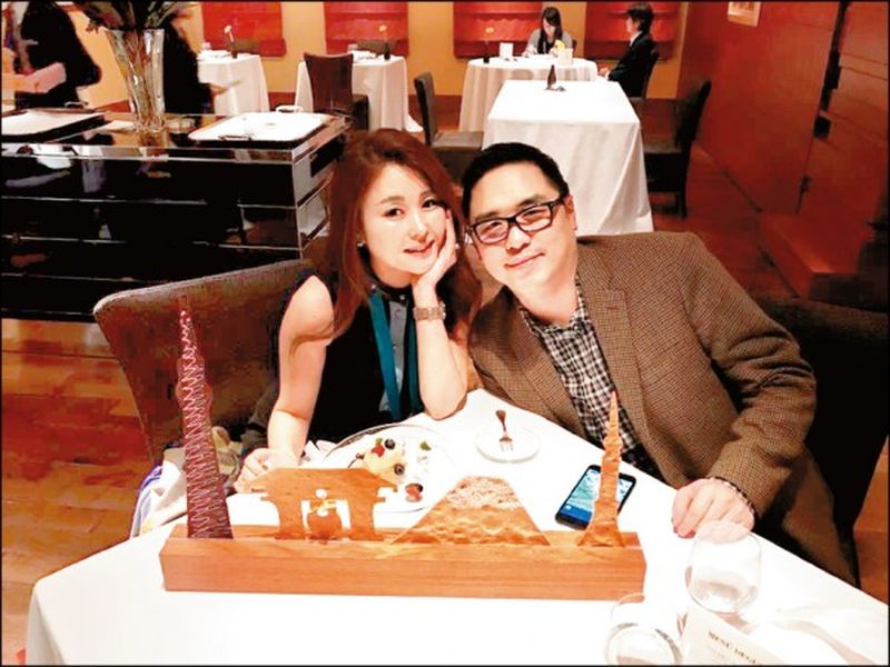 ▲麻衣（左）和王泉仁的婚姻名存實亡。（圖／翻攝麻衣ig）