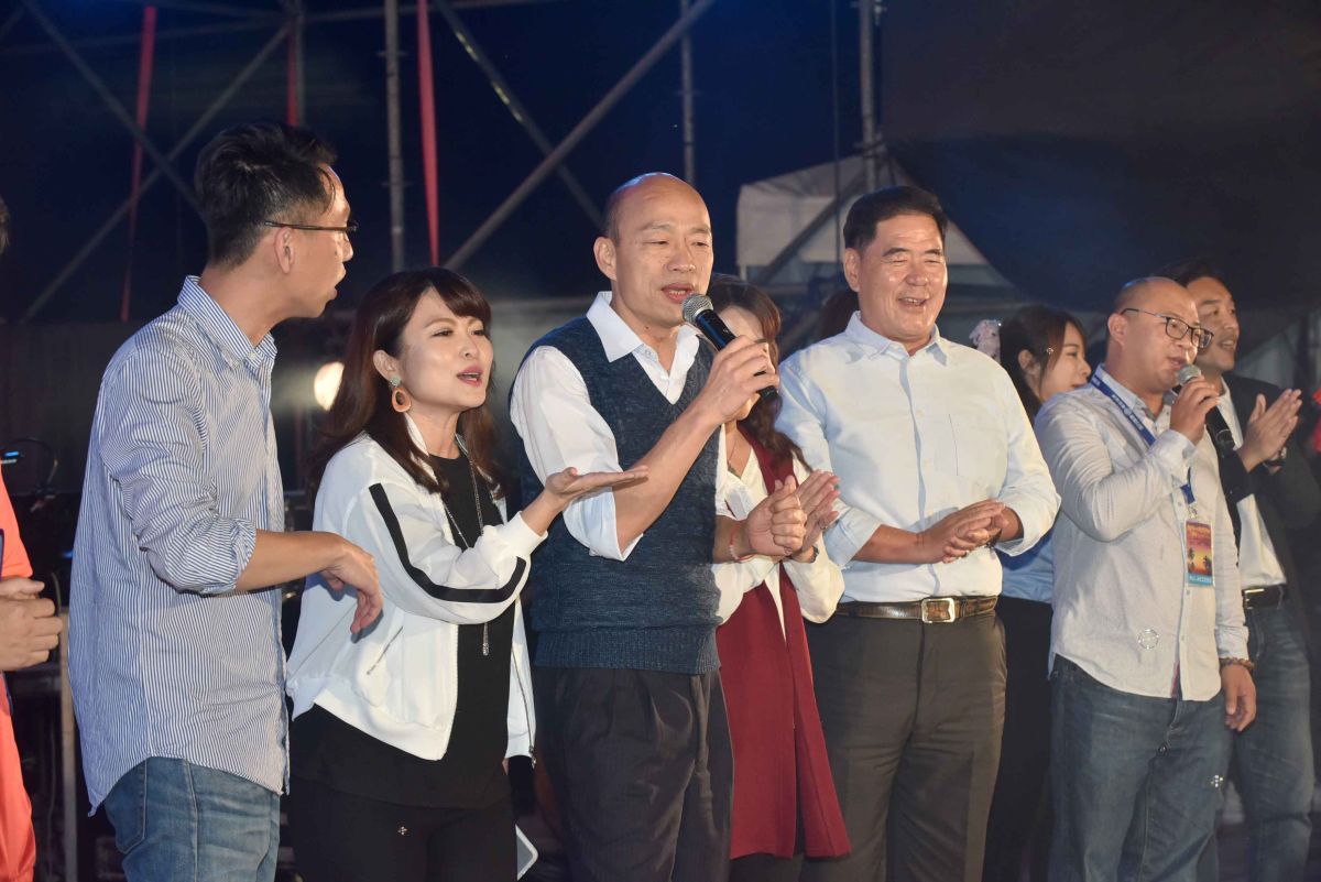 ▲今年邁入第 25 年的「春天吶喊音樂節」首度移師高雄旗津，不過活動才剛開始，卻被外界認為人潮不如預期。（圖／高市府提供）