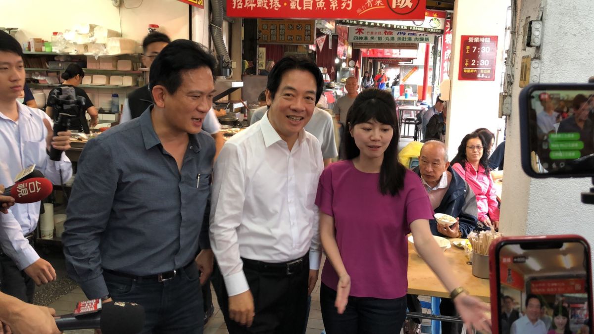 ▲立委林俊憲（左一）規劃台南美食之旅，邀請「港湖女神」、台北市議員高嘉瑜（右一）及前行政院院長賴清德參加。（圖／記者陳聖璋攝，2019.05.06）