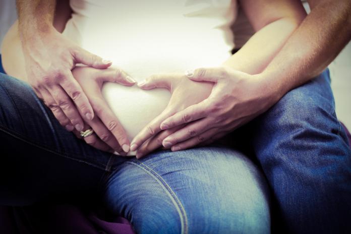 ▲一名美國男子「避孕做足」後，老婆仍懷孕，沒想到「真凶」也讓他傻眼。（示意圖／pixabay）