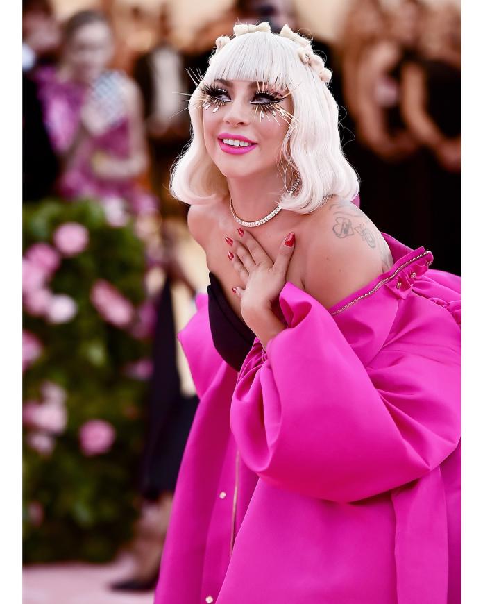 ▲精彩造型搭配 TIFFNY & CO. 高級珠寶，Lady Gaga 連妝容都有備而來。（圖／TIFFANY & CO.提供）