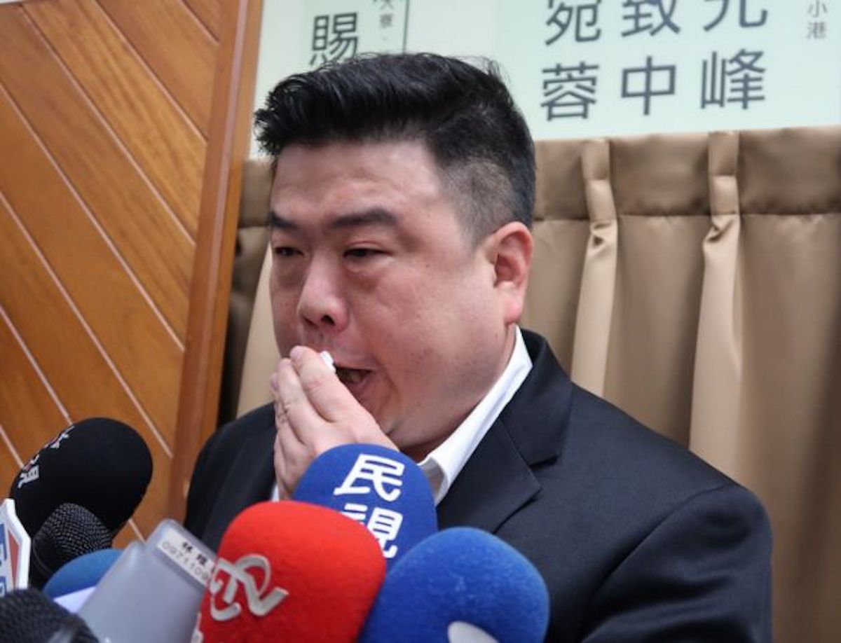 ▲昨（7）日深夜再傳出有網友留言威脅高雄市議員簡煥宗：「你是不是想你小孩像小燈泡人頭落地？」對此，簡煥宗親自前往警局報案。（圖／中央社資料圖片）