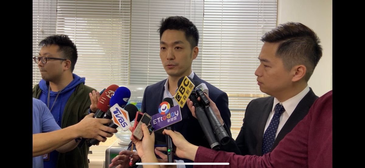 言論觸動韓粉，蔣萬安第一時間澄清，地方服務處、國會辦公室仍接到不少韓粉抱怨的電話。 (圖/記者吳承翰攝)