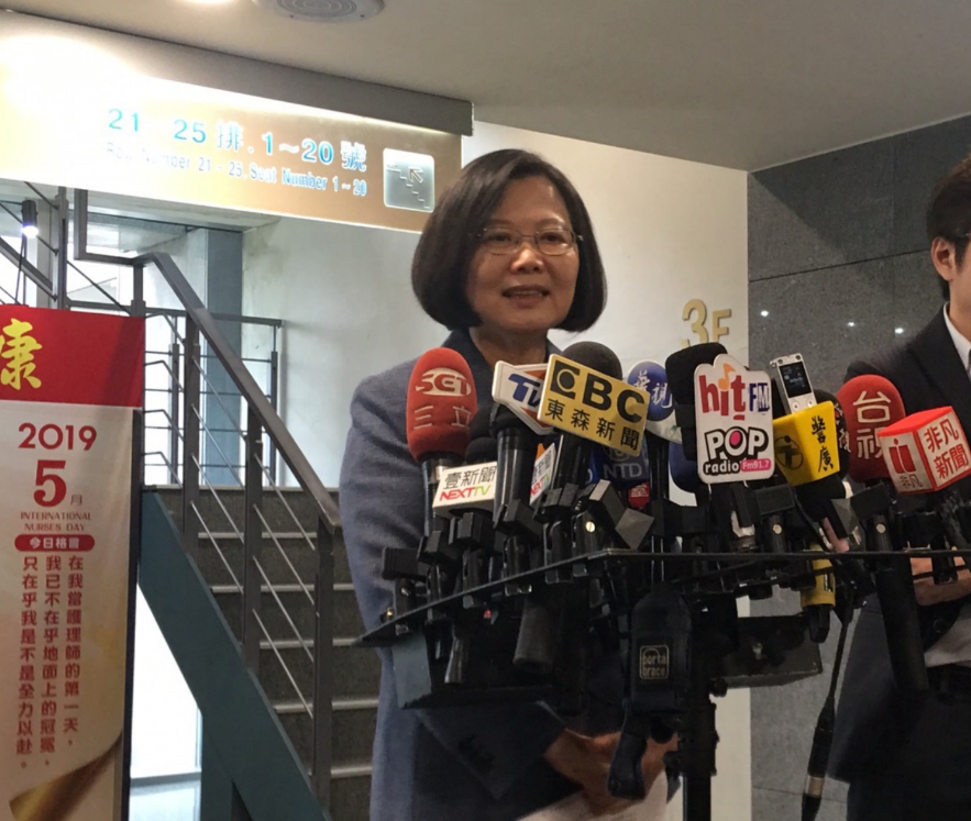 ▲總統蔡英文下午出席國際護師節活動，媒體還是聚焦總統初選議題。（圖／記者蔡琇惠攝，2019.05.08）