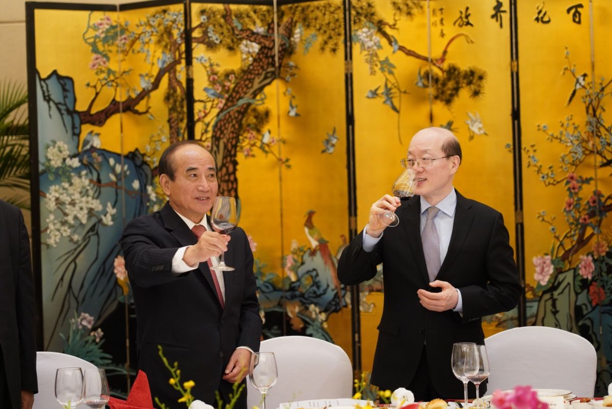 訪陸祭祖行最後一日，王金平會見國談辦主任劉結一，但王致詞時，未提及中華民國。 (圖/王金平辦公室提供)