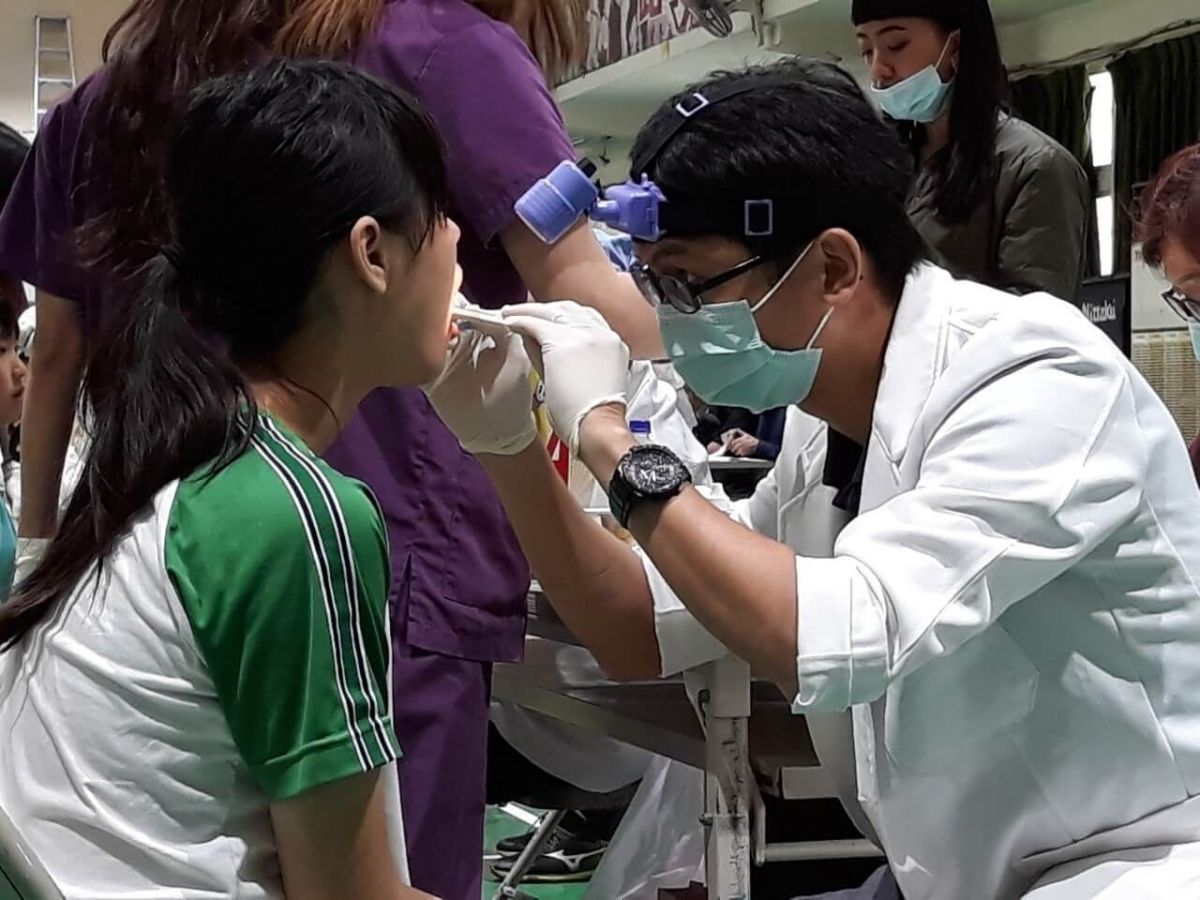 ▲小孩感染腸病毒嘴破難進食，許多家長會使用口腔噴劑舒緩不適，食藥署提醒未滿6歲不建議使用。（圖／記者陳雅芳攝，2019.05.09）