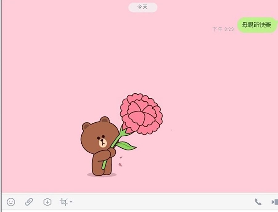 ▲LINE 的團隊第一次嘗試設計了母親節的聊天室特效，讓大家可以在跟媽咪 LINE 一下時，創造小小的驚喜。（圖／翻攝LINE畫面）