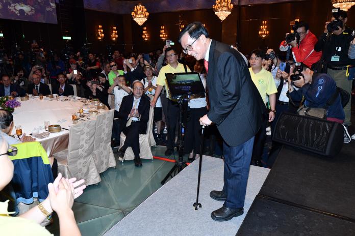 前總統陳水扁9日出席凱達格蘭基金會募款餐會，他以三首歌表達自己的心意，希 望最後一步民進黨能幫助他完成。（圖／記者葉政勳攝，2019,05,09）