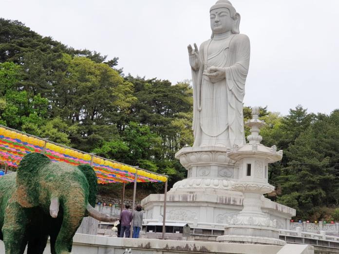 ▲南韓大邱桐華寺擁有1000年的歷史，是當地著名的景點之一。（圖／記者許家禎攝，2019.4.25）