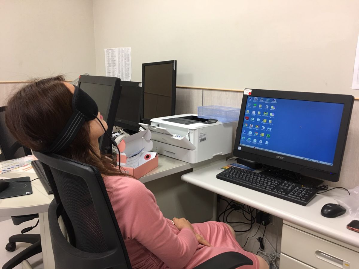 ▲醫師提醒婦女朋友避免過度使用3C產品，適度讓眼睛休息。（圖／中醫大新竹附醫提供）