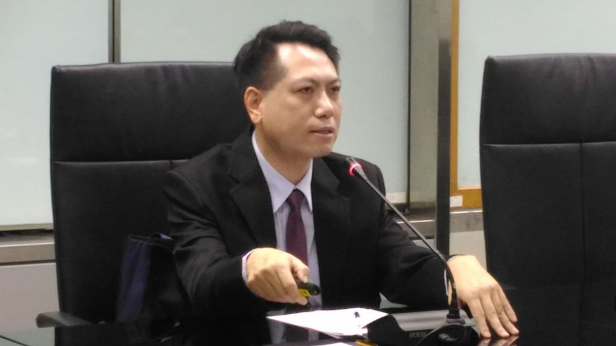 ▲伯伯雙腿無力，經中醫治療後已能行走。（北市聯醫提供）