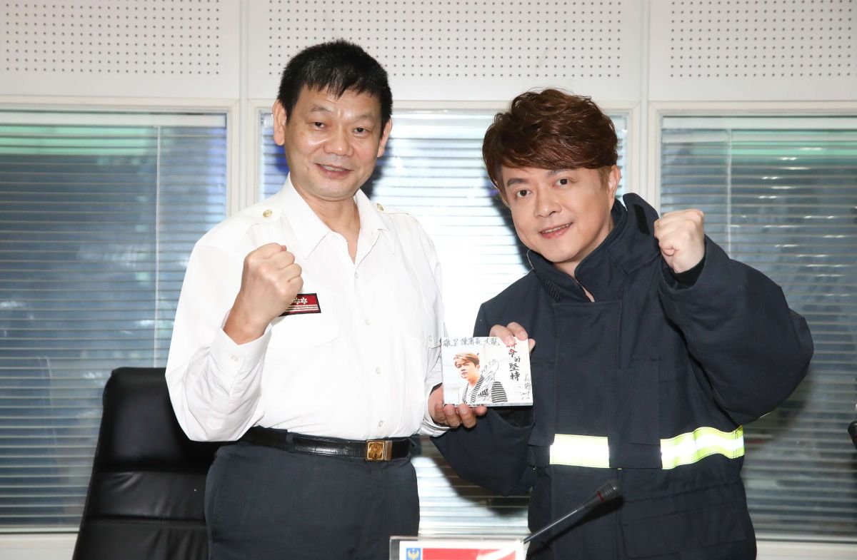 ▲翁立友推出的歌曲獻給消防弟兄。（圖／豪記唱片提供）